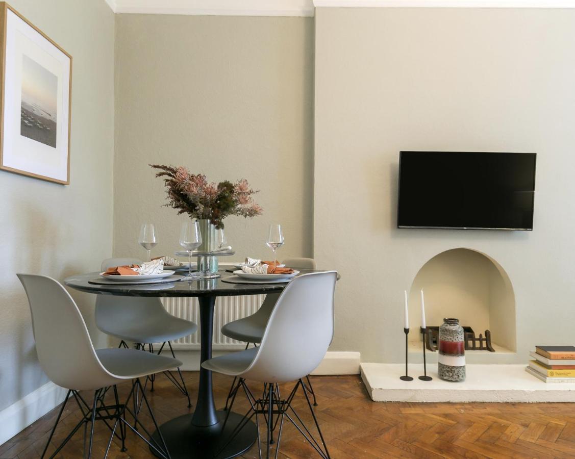 Chic 1 Bedroom Apartment In Bloomsbury, Sleeps 4 London Kültér fotó